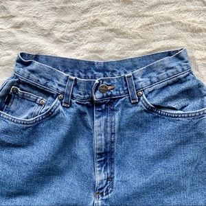 Chic high rise mom jeans size 4